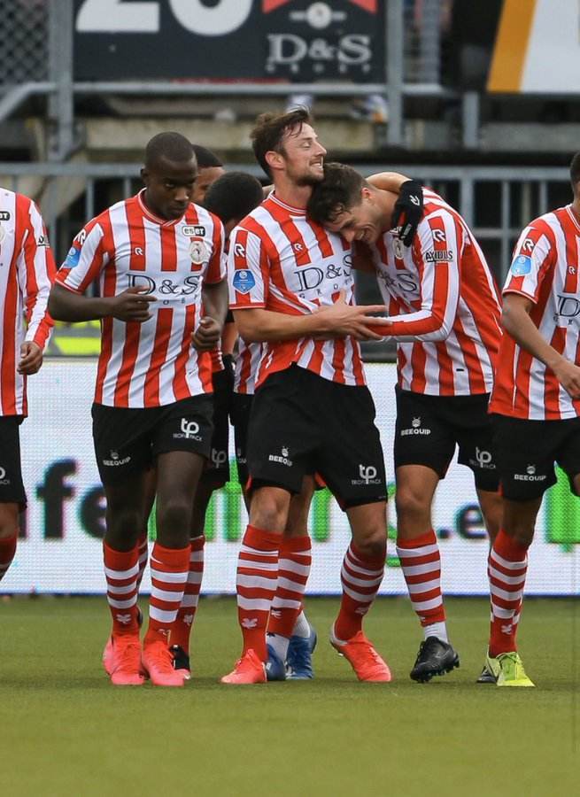 手牵手象征 手牵手象征